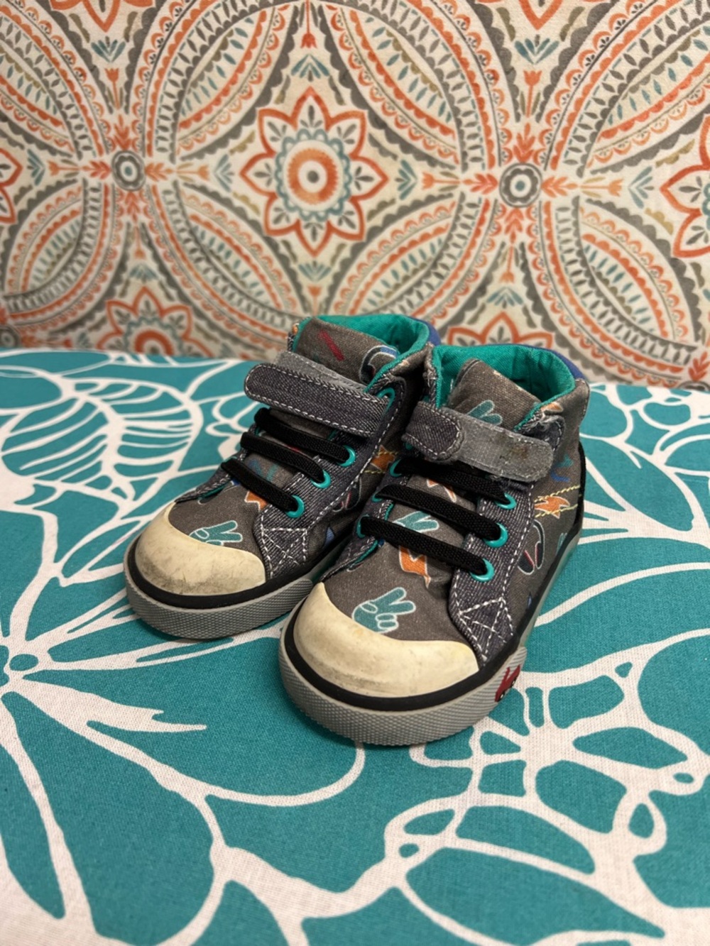 See Kai Run - Size 6 baby/Toddler Sneakers